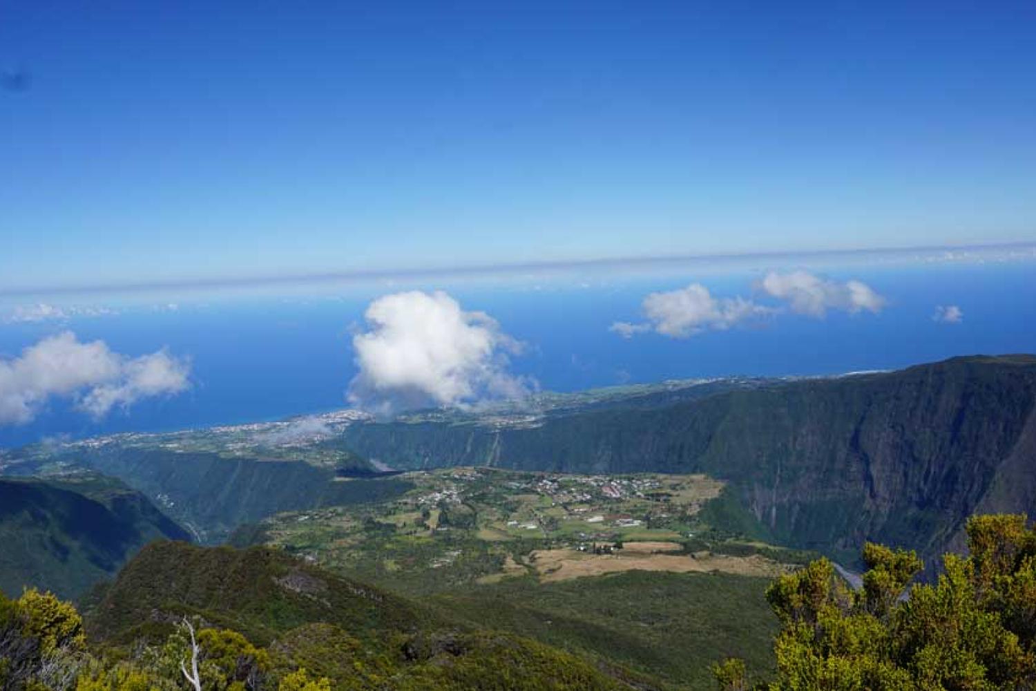 Vue sur Grand Coude et le littoral de Saint-Joseph